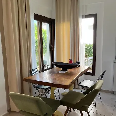 3 Bedroom Holiday Close To Casinos Villa
