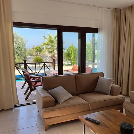 3 Bedroom Holiday Close To Casinos * Cirénia